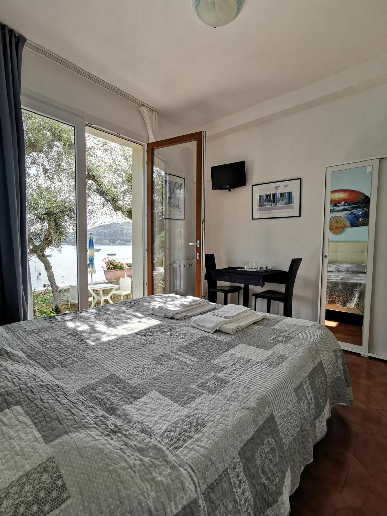 بورتوفينيري B&B La Palafitta المظهر الخارجي الصورة